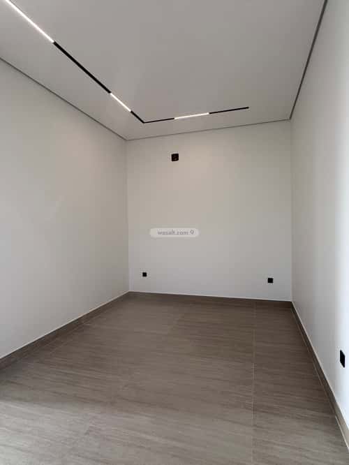 5 bedroom villa in Al Mahdiyyah 2