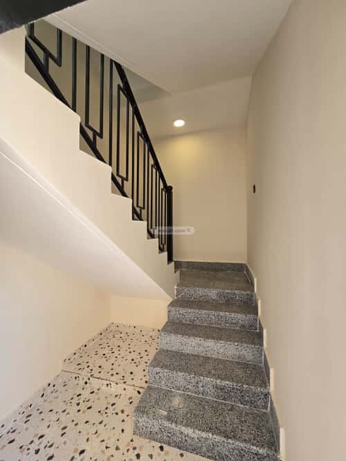 3 bedroom apartment in Al Maizilah 8