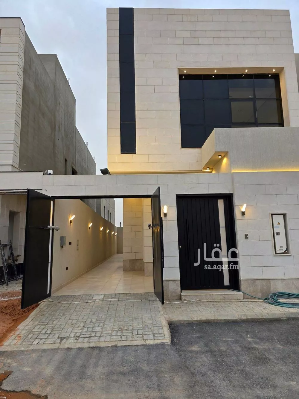 5 bedroom villa in Al Maizilah 2