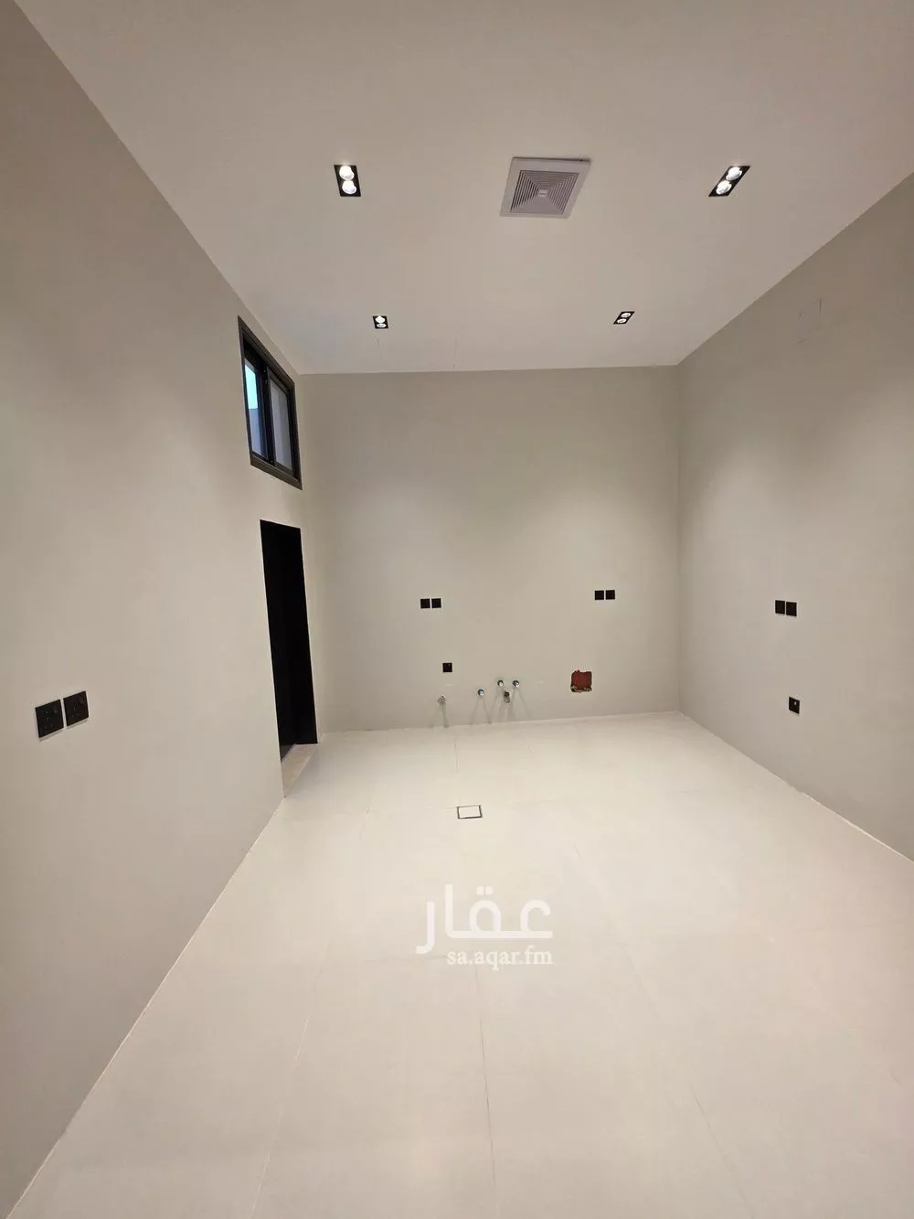 5 bedroom villa in Al Maizilah 12