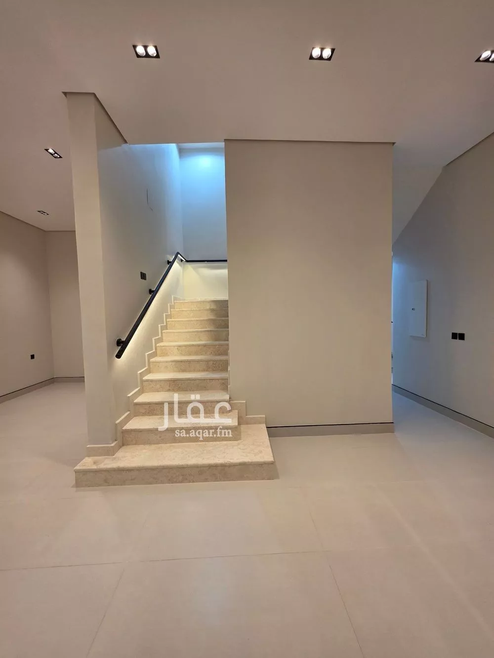 5 bedroom villa in Al Maizilah 14