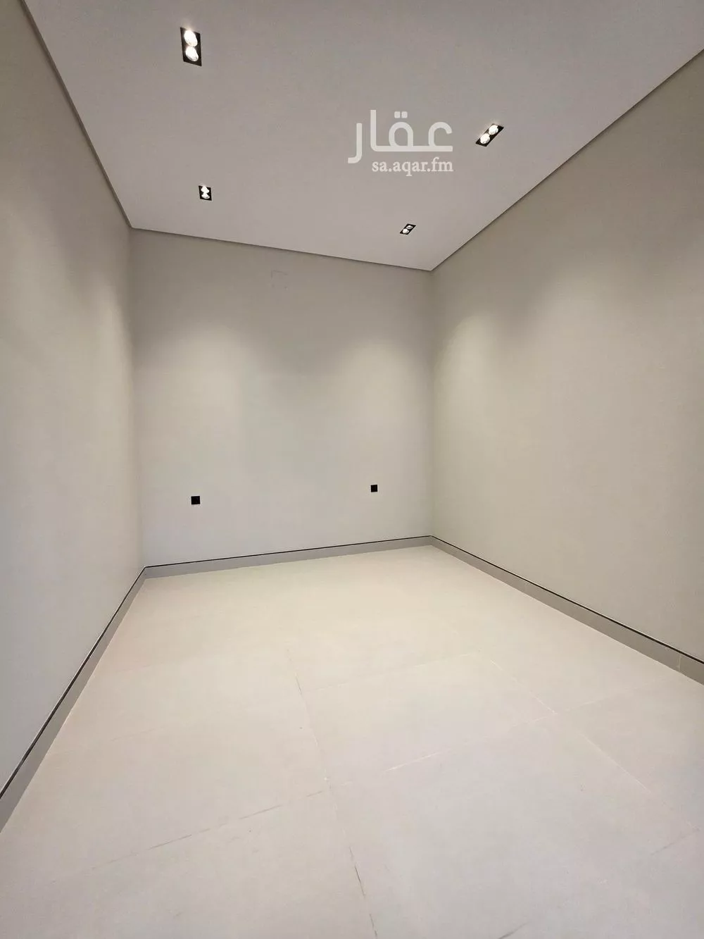 5 bedroom villa in Al Maizilah 5