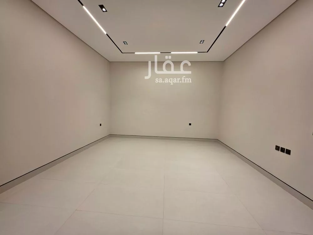 5 bedroom villa in Al Maizilah 7