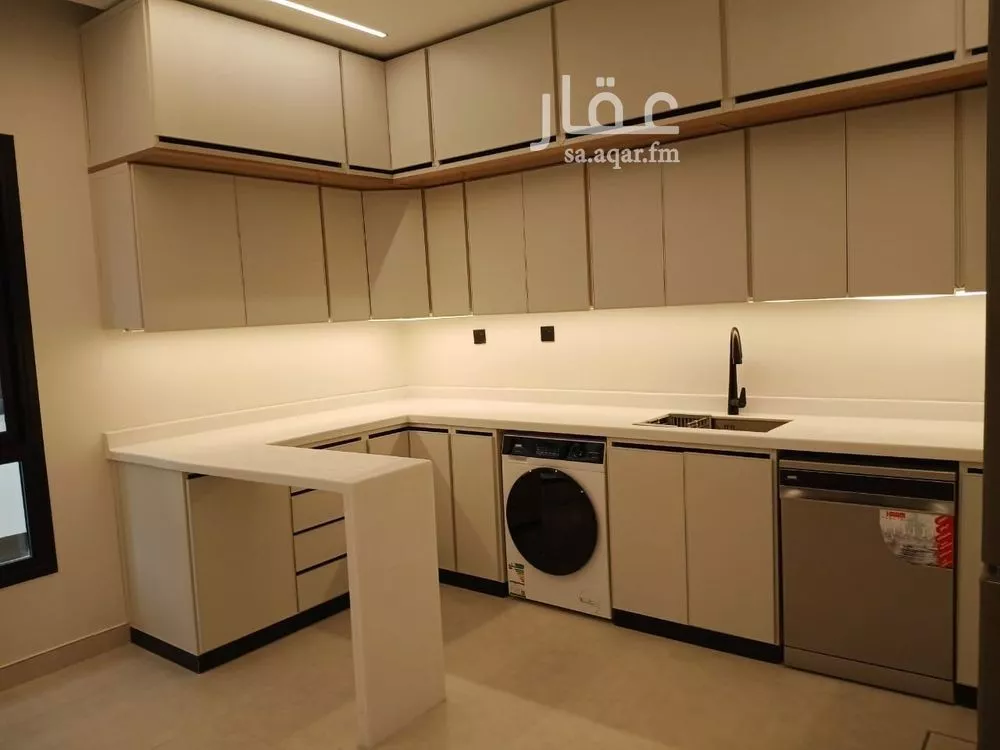 2 bedroom apartment in Al Bahr, Eastern Province 18
