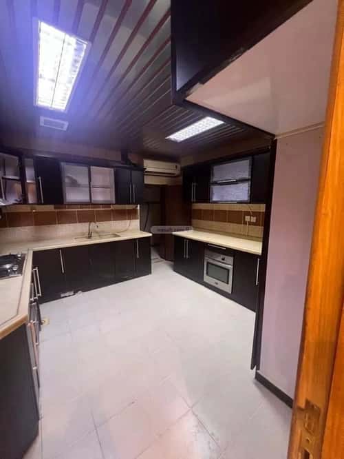 5 bedroom villa in Qurtubah 3