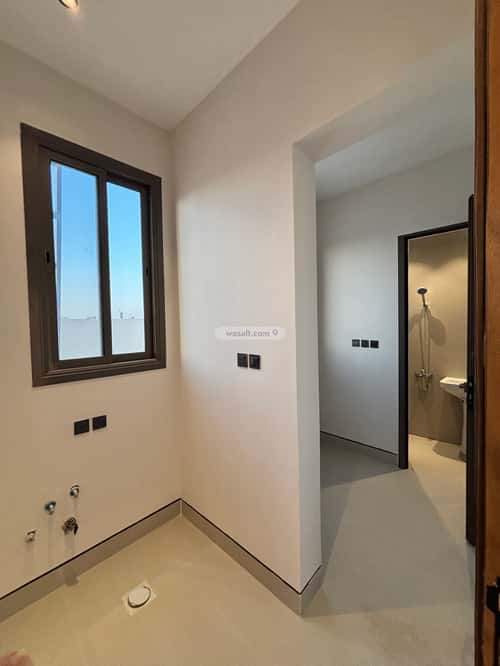 5 bedroom villa in Al Mahdiyyah 4