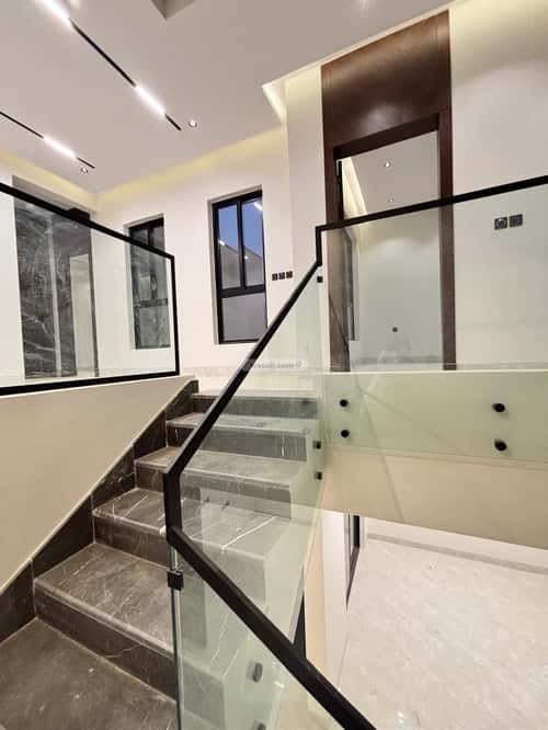 5 bedroom villa in Al Mahdiyyah 2