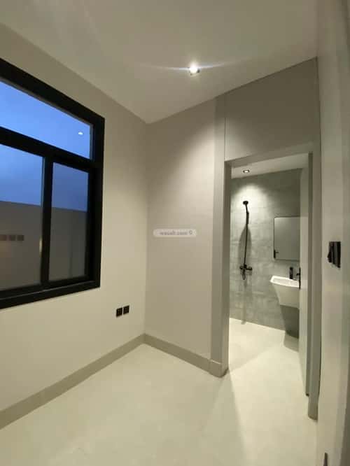 6 bedroom villa in Al Janadriyah 8
