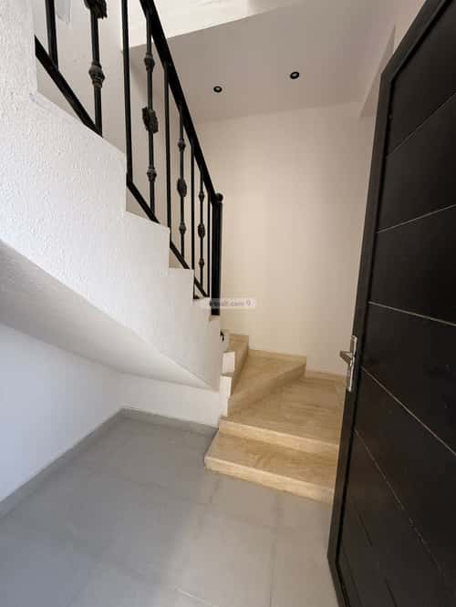 5 bedroom floor in Al Janadriyah 1