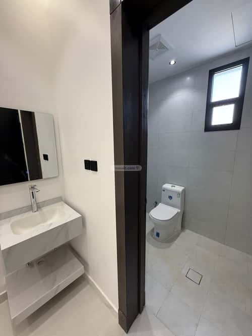 5 bedroom floor in Al Janadriyah 3