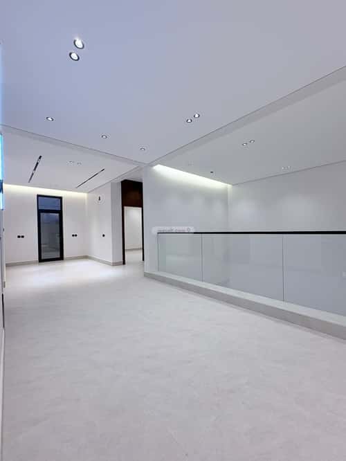 5 bedroom villa in Al Mahdiyyah 2