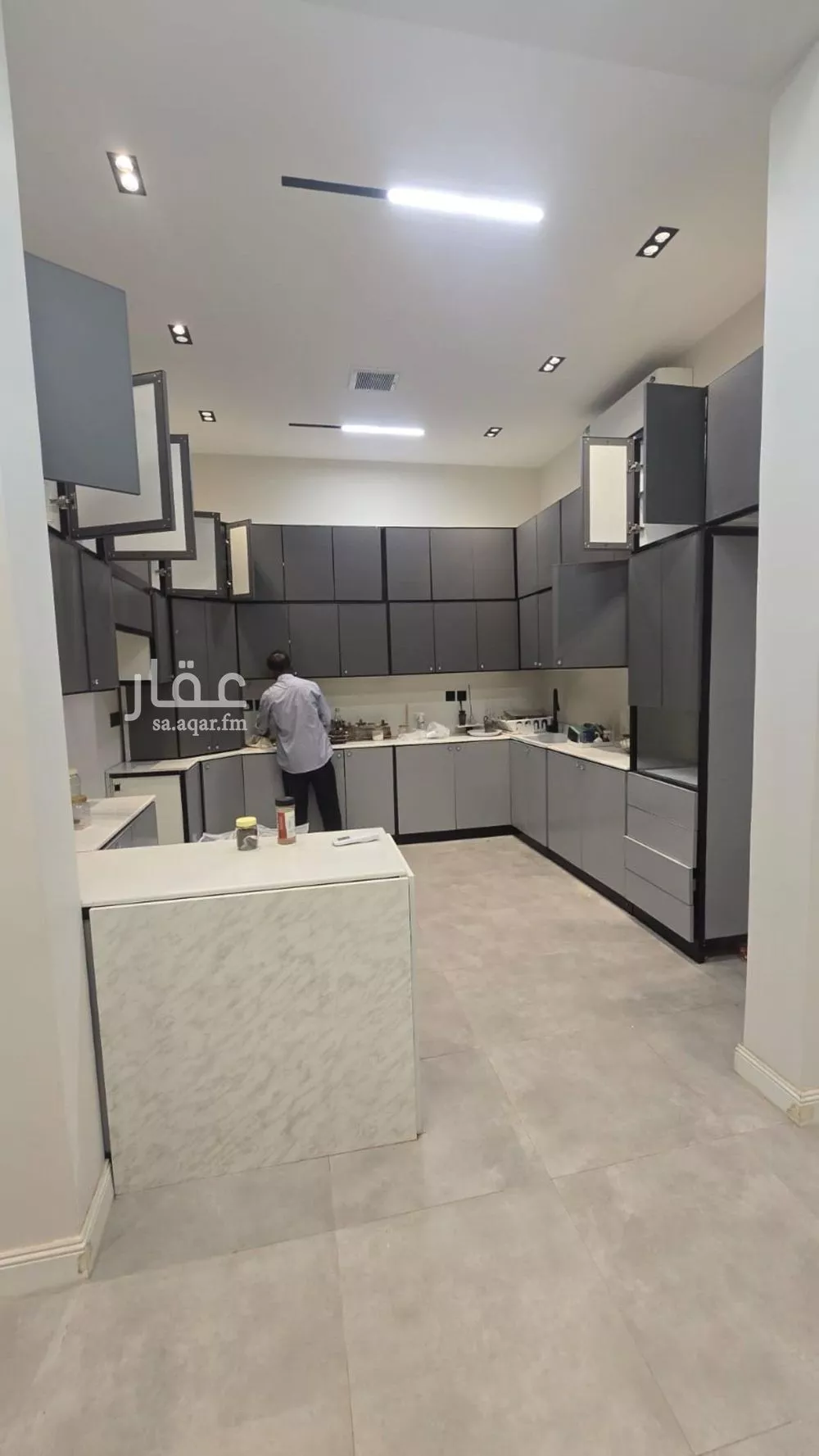 3 bedroom floor in Al Aridh 7