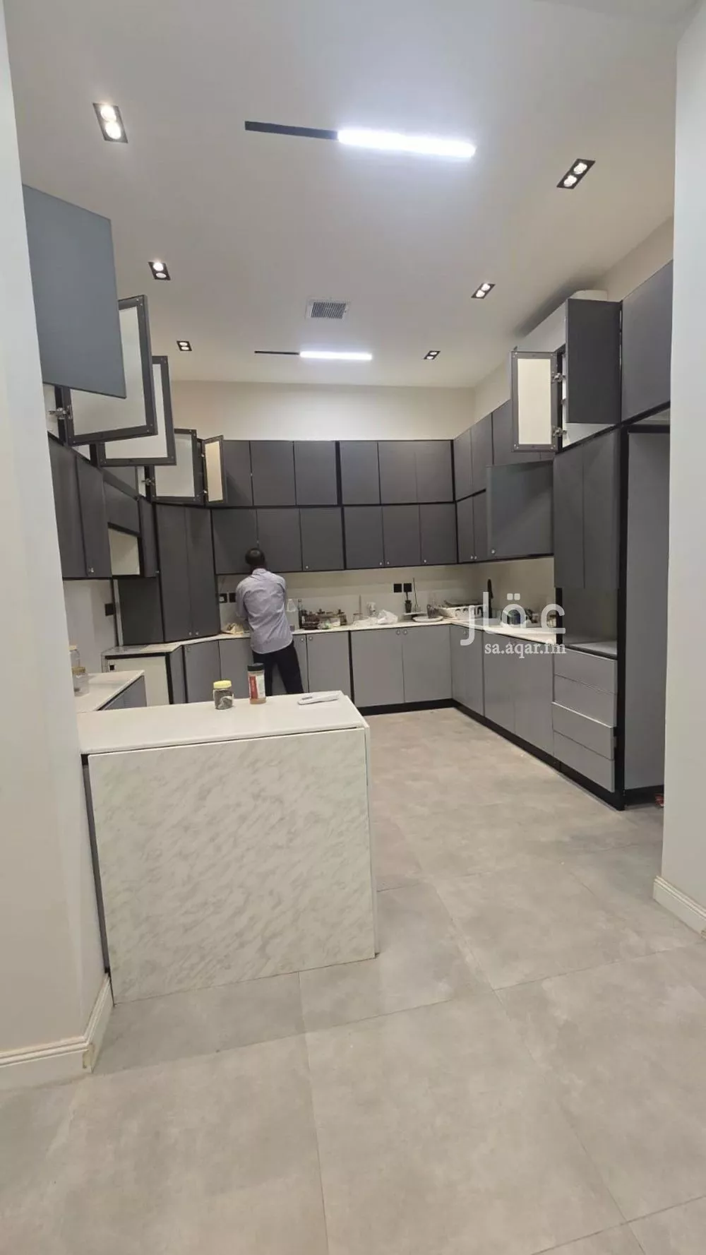 3 bedroom floor in Al Aridh 12