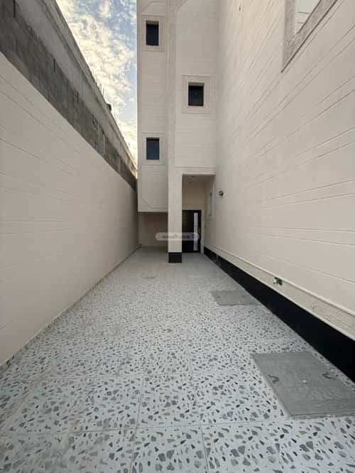 5 bedroom floor in Al Bayan 3