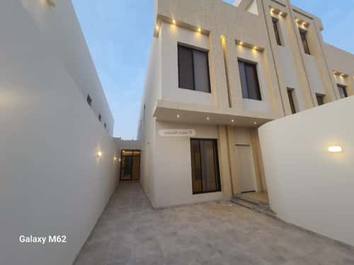 5 bedroom floor in Okaz 4