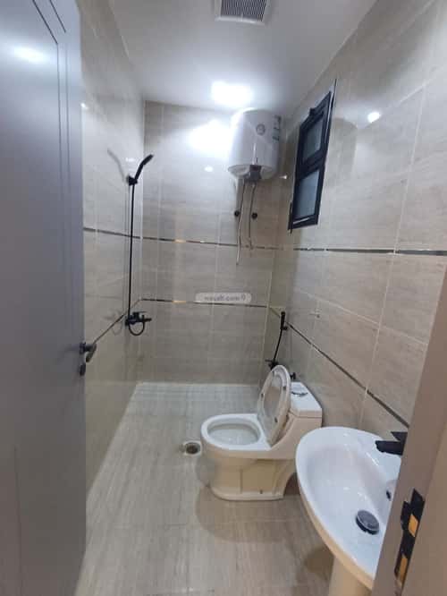 5 bedroom apartment in Badr 4