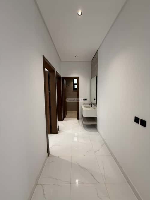 5 bedroom floor in Al Janadriyah 13