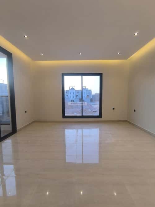 4 bedroom villa in Al Janadriyah 11