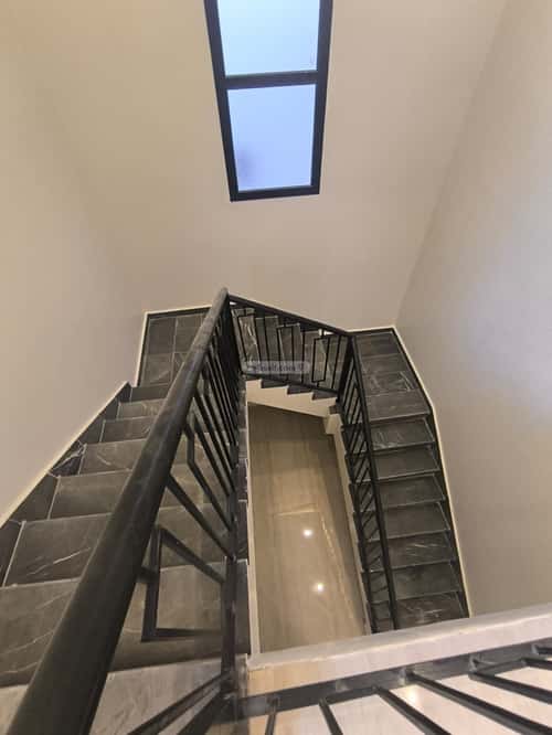 4 bedroom villa in Al Janadriyah 13