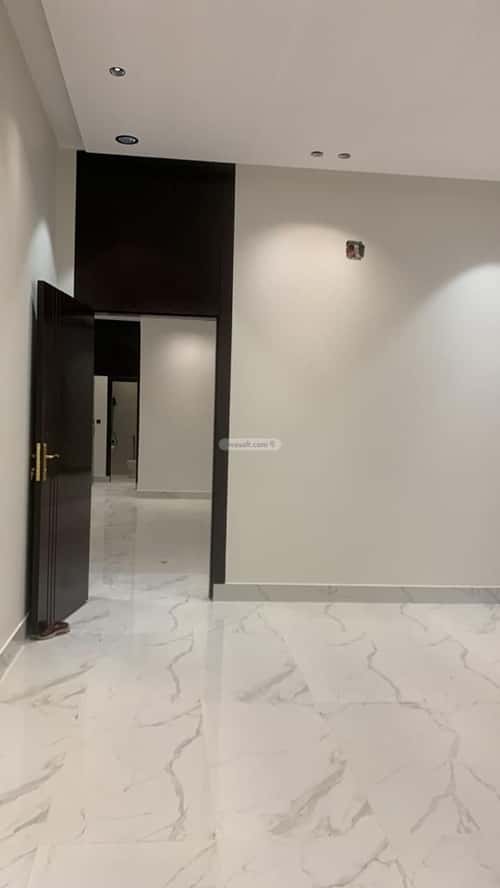 4 bedroom floor in Al Janadriyah 4