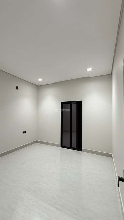 3 bedroom floor in Al Janadriyah 3