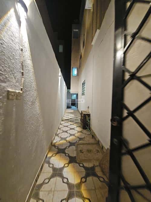 5 bedroom floor in Al Janadriyah 2