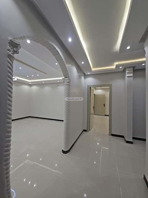 5 bedroom floor in Al Janadriyah 5