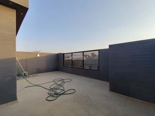 4 bedroom floor in Al Munsiyah 13
