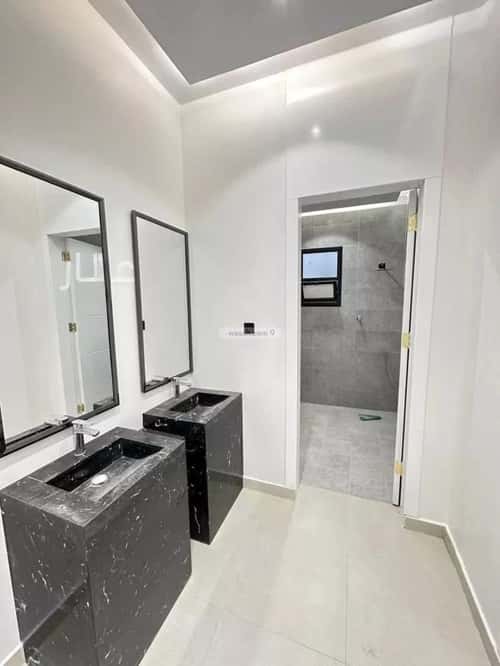 5 bedroom apartment in Al Janadriyah 2