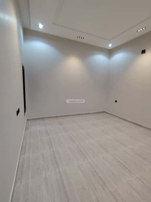 5 bedroom floor in Tuwaiq 2