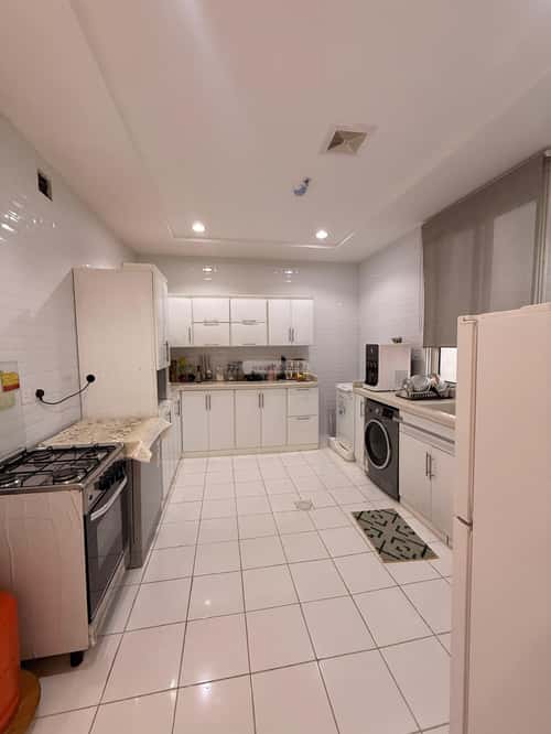 5 bedroom apartment in Tuwaiq 8
