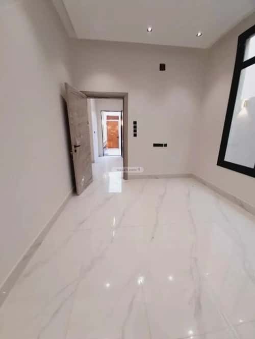 6 bedroom villa in Al Awali 5