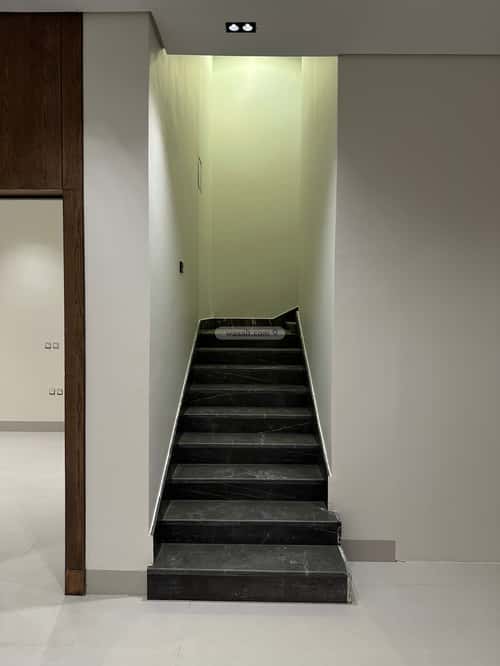 6 bedroom villa in Al Uraija Al Gharbi 3