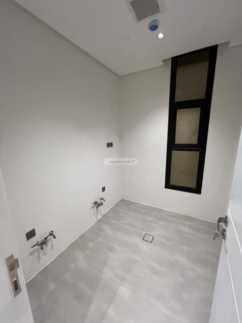 شقة 4 غرف في الملقا 4