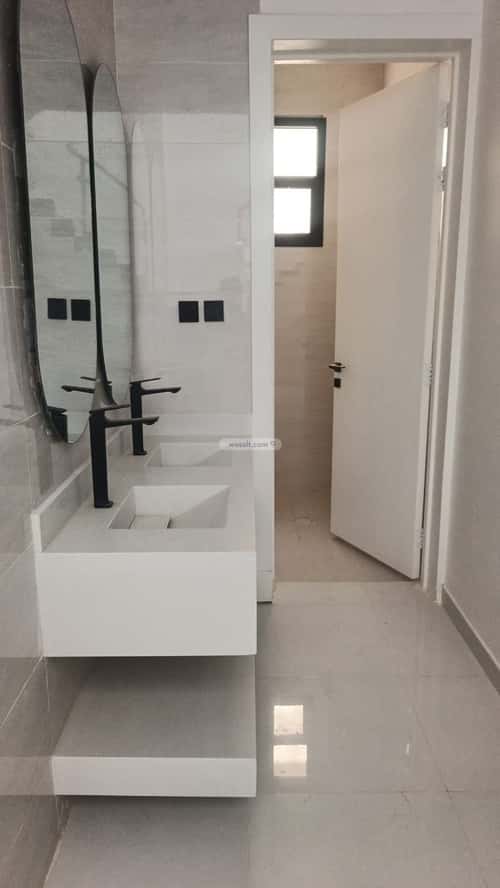 8 bedroom villa in Al Janadriyah 1