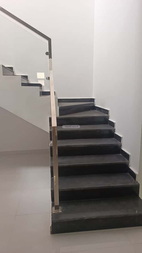 8 bedroom villa in Al Janadriyah 6