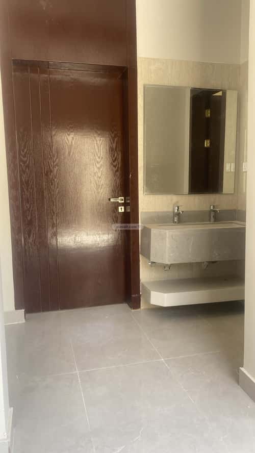 8 bedroom villa in Al Janadriyah 6
