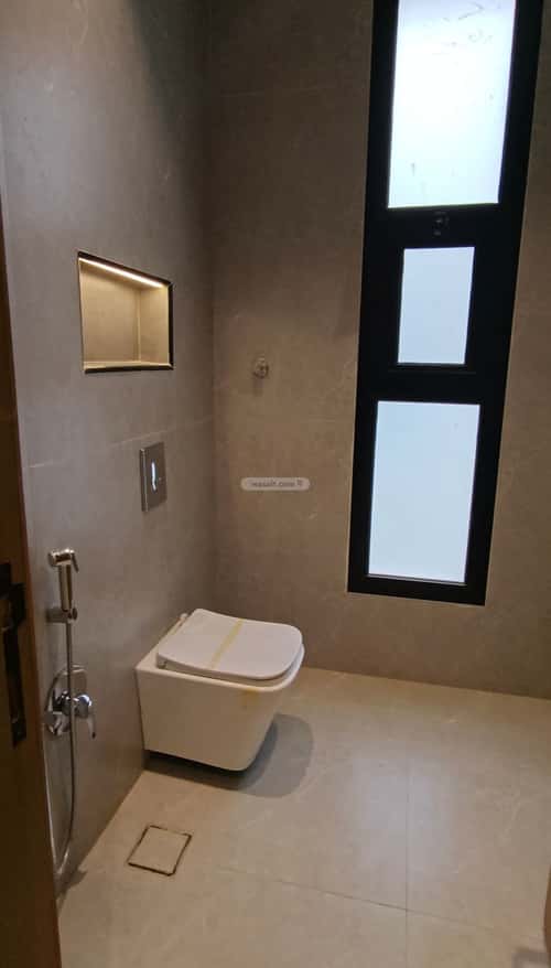 4 bedroom floor in Al Munsiyah 5