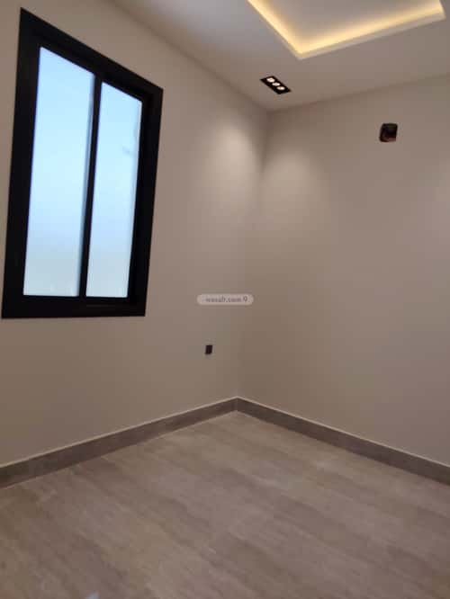 شقة 4 غرف في الرمال 5