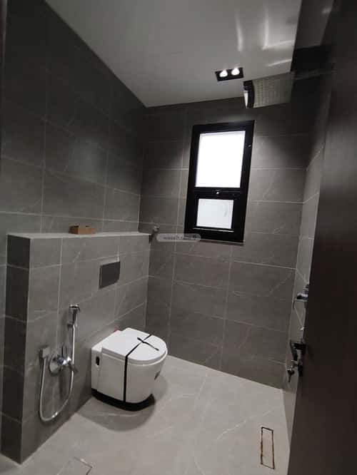 4 bedroom floor in Ishbiliyah 8