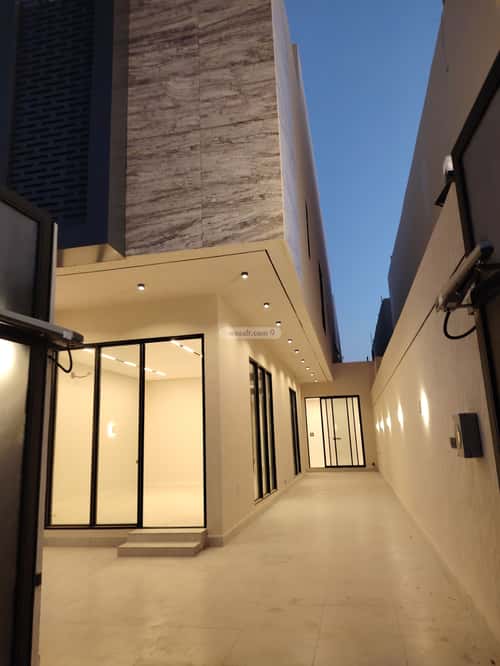 5 bedroom floor in Al Janadriyah 4