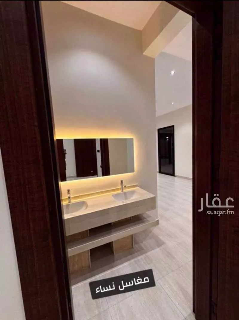 6 bedroom villa in Al Janadriyah 10
