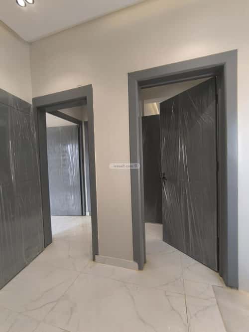 5 bedroom apartment in Al Janadriyah 4