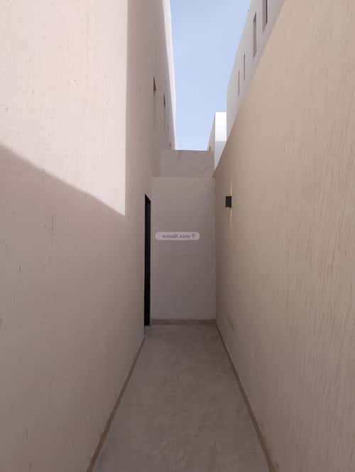 5 bedroom floor in Al Janadriyah 1