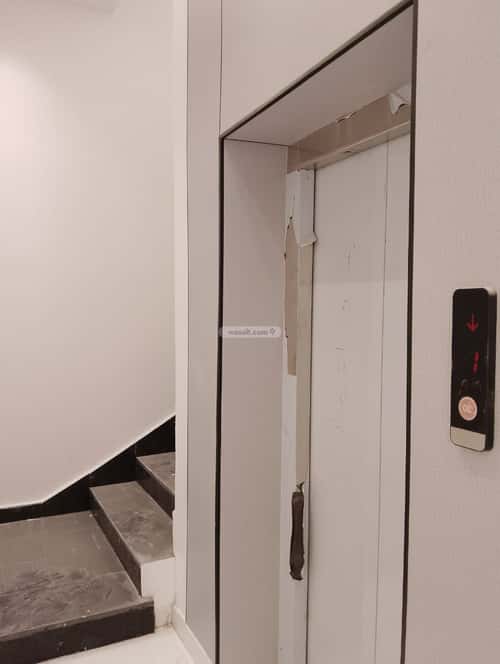 5 bedroom floor in Al Janadriyah 4