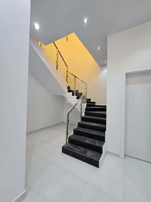 فيلا 7 غرف في الجنادرية 1