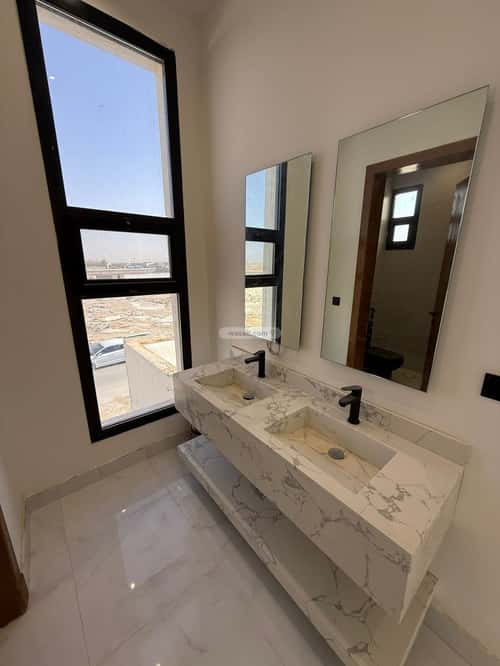 5 bedroom floor in Al Janadriyah 18
