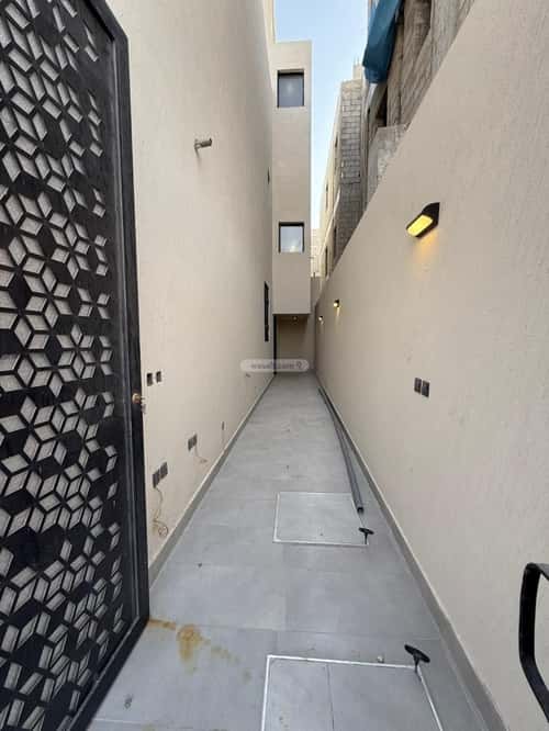 5 bedroom floor in Al Janadriyah 13