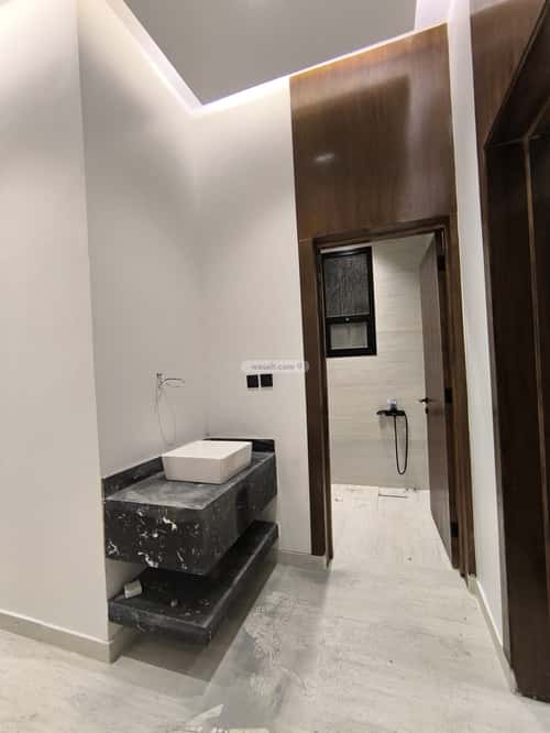 5 bedroom floor in Al Janadriyah 11