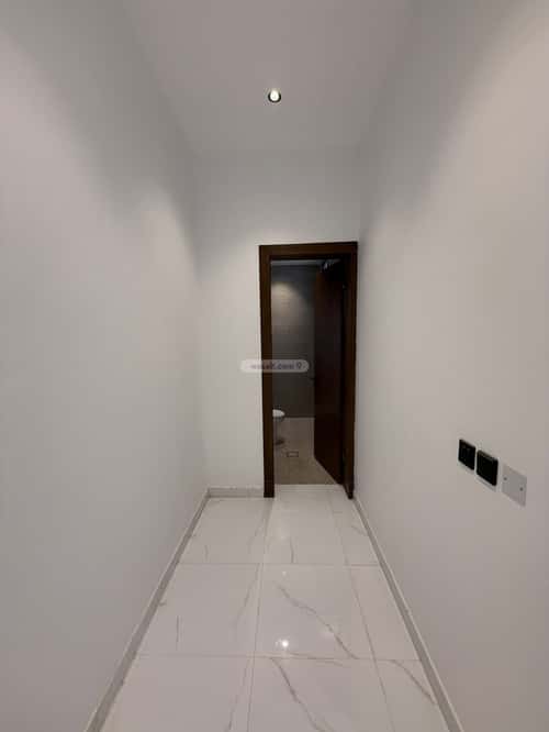 5 bedroom floor in Al Janadriyah 4